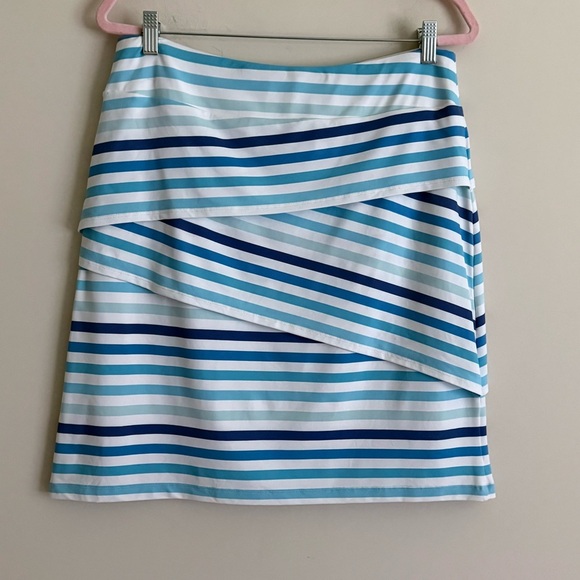 J. McLaughlin Skirt Women’s L Blue White Striped Tiered Overlay Nylon Spandex - Picture 4 of 8